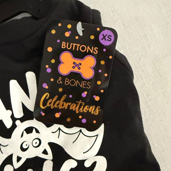 Wanna Hang Dog Shirt Halloween Pet Tee Size XS Black Bat Design Buttons and Bone - Picture 3 of 6